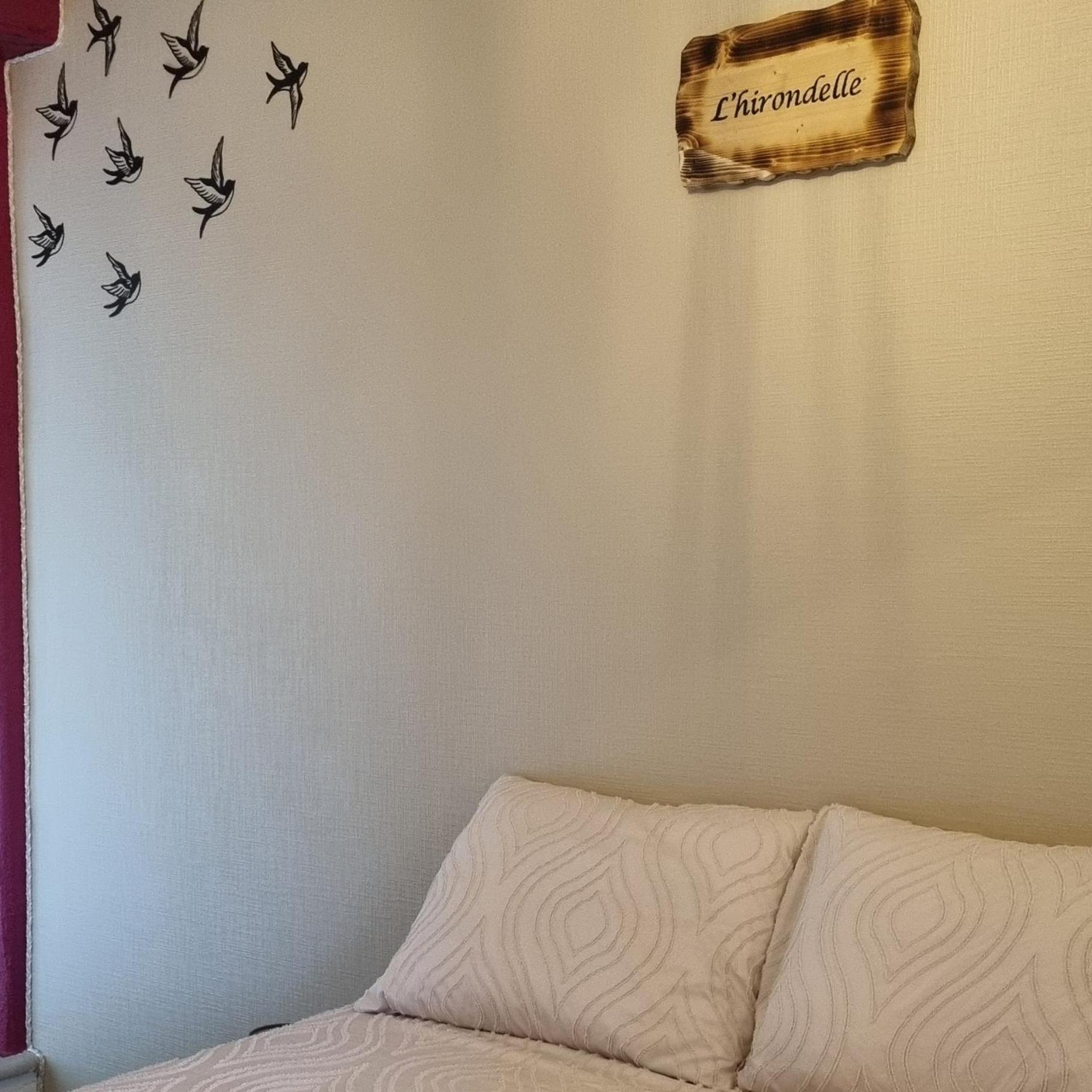 L'Hirondelle Bed and Breakfast Le Grand-Serre Exteriör bild